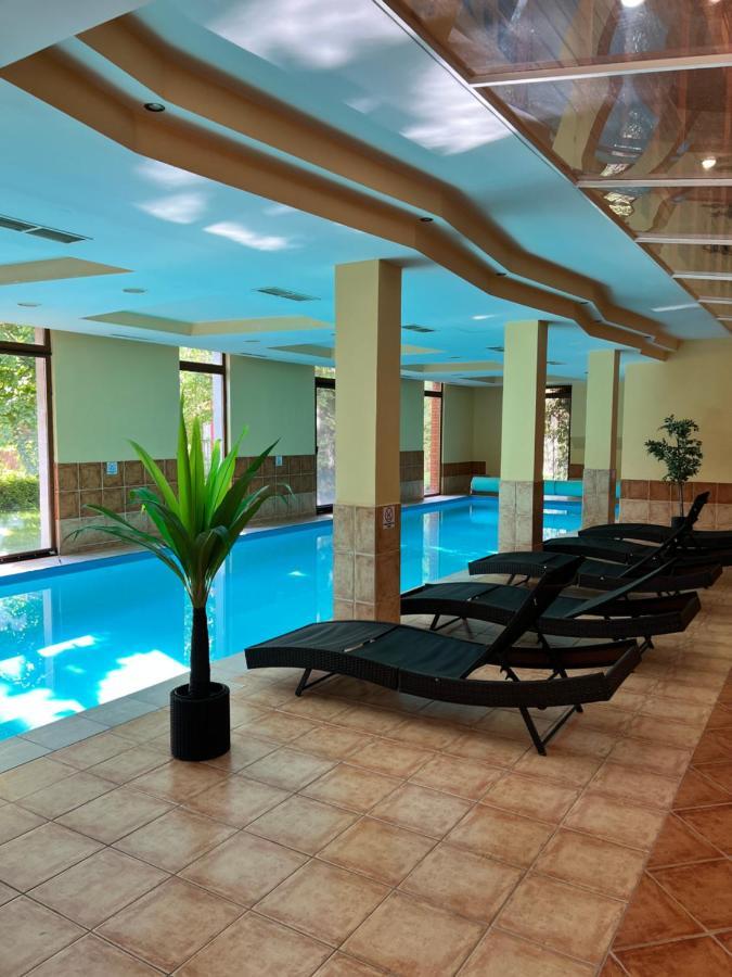 Апартаменти Dorina Wellness Шіофок Екстер'єр фото