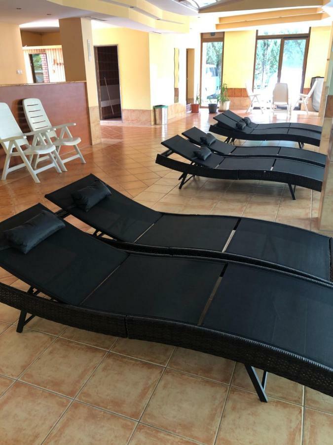 Апартаменти Dorina Wellness Шіофок Екстер'єр фото