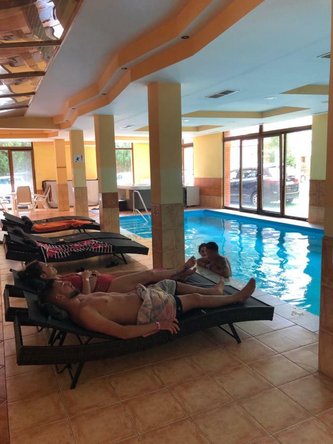 Апартаменти Dorina Wellness Шіофок Екстер'єр фото